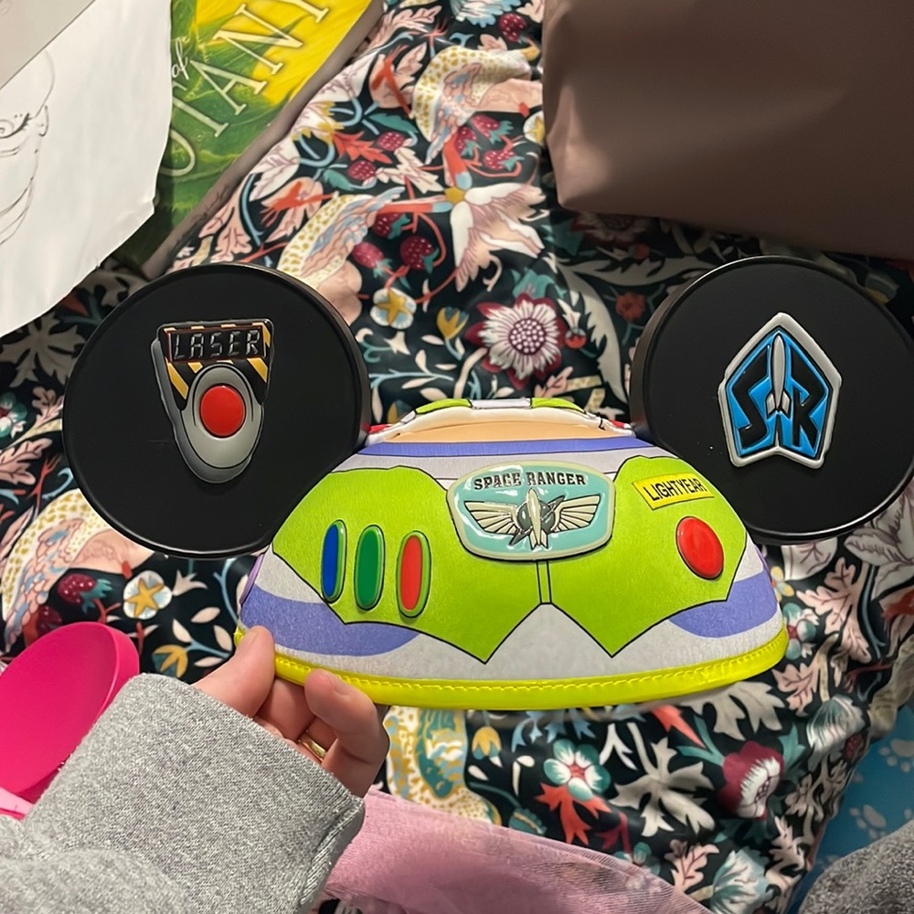 Buzz light year Disney hat